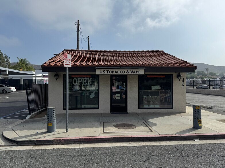 2751 E Thousand Oaks Blvd, Thousand Oaks, CA à louer - Photo de l’immeuble – Image 2 sur 4