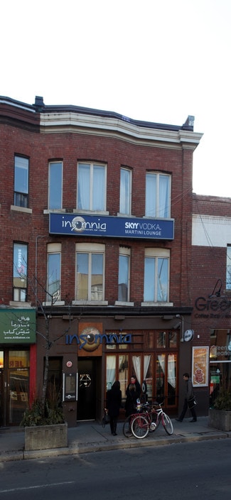 Plus de détails pour 563 Bloor St W, Toronto, ON - Local commercial à vendre
