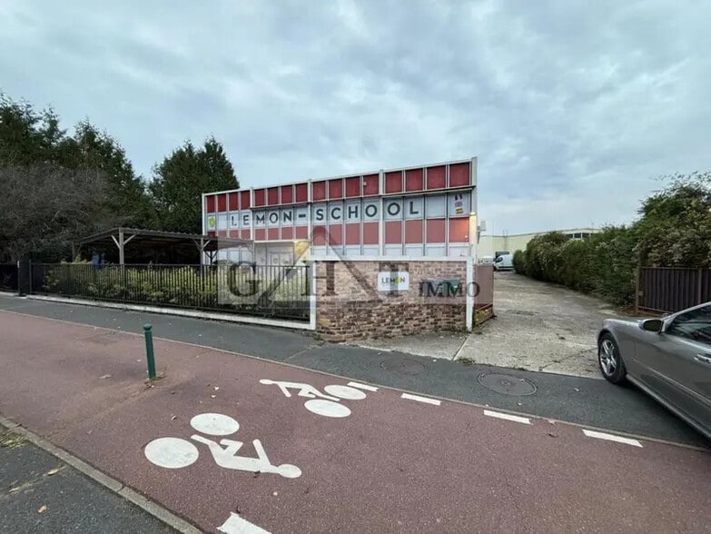Bureau dans Ozoir-la-Ferrière à louer - Photo de l’immeuble – Image 2 sur 10