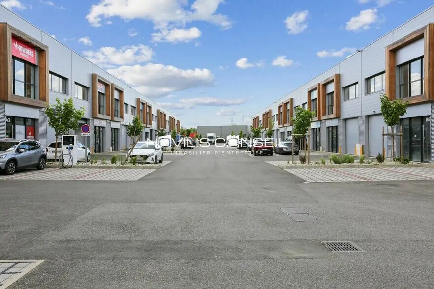 Local d’activités dans Toulouse à louer - Photo de l’immeuble – Image 2 sur 5