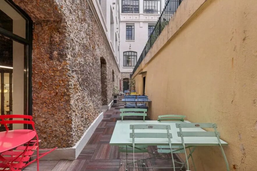 106-108 Rue La Boétie, Paris à louer - Photo de l’immeuble – Image 2 sur 7