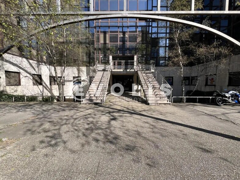 1 Rue Du Centre, Noisy-le-Grand à louer - Photo de l’immeuble – Image 2 sur 12