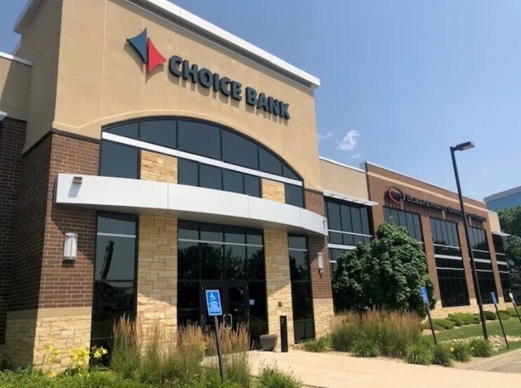 4470 W 78th Street Cir, Bloomington, MN à louer - Photo de l’immeuble – Image 1 sur 15