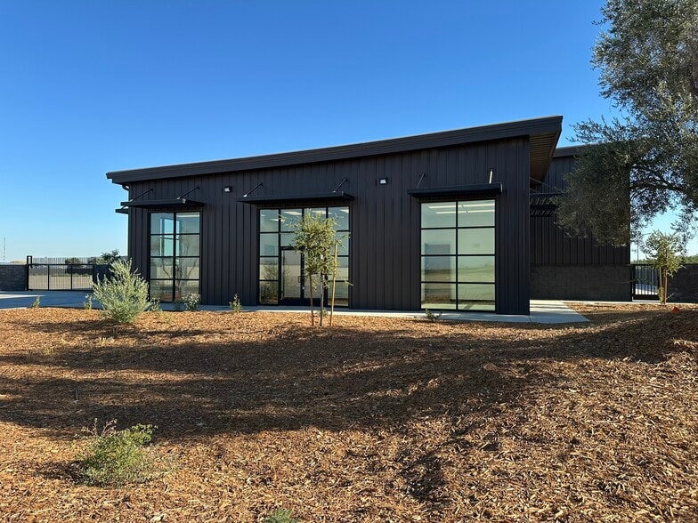 31242 DenBeste Court, Shafter, CA à louer - Photo principale – Image 1 sur 9