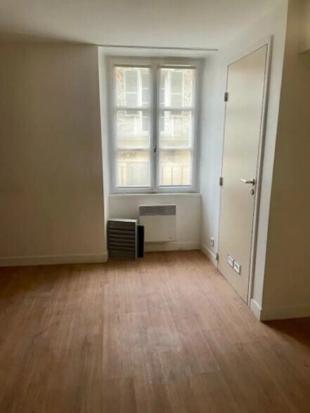 Bureau dans Versailles à louer - Photo intérieure – Image 2 sur 6