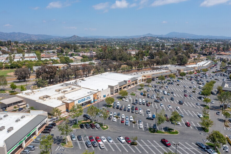 302-362 W El Norte Pky, Escondido, CA à louer - Aérien – Image 3 sur 12