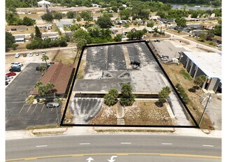 Plus de détails pour 940 Deltona Blvd, Deltona, FL - Local commercial à vendre