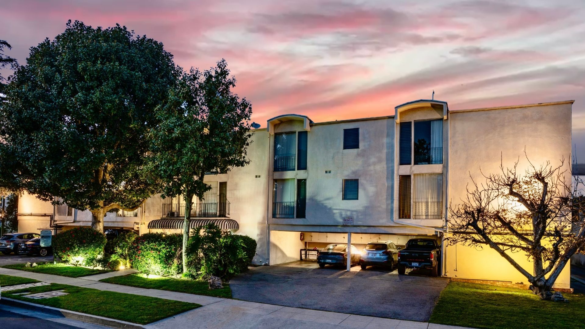 11175 Huston St, North Hollywood, CA à vendre Photo principale– Image 1 sur 24