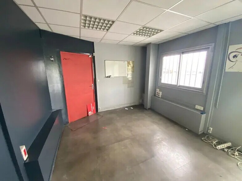 Bureau dans Bassens à louer - Photo intérieure – Image 3 sur 8