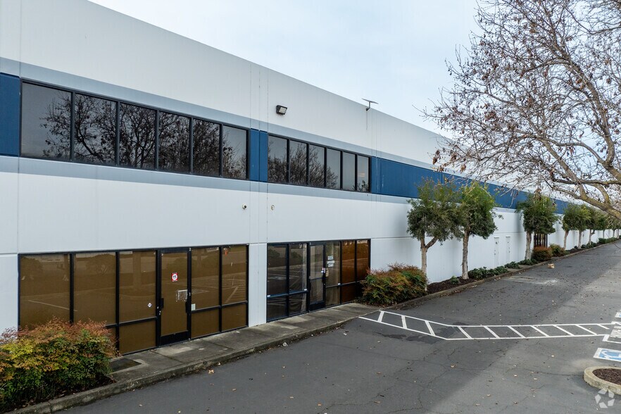 1580 Zephyr Ave, Hayward, CA à louer - Photo de l’immeuble – Image 2 sur 15