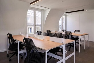 9 Rue Des Filles Saint-Thomas, Paris à louer Photo de l’immeuble– Image 2 sur 4