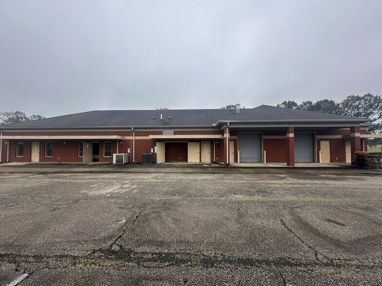 645 Lucy Black Rd, Bolivar, TN à vendre - Photo de l’immeuble – Image 2 sur 42