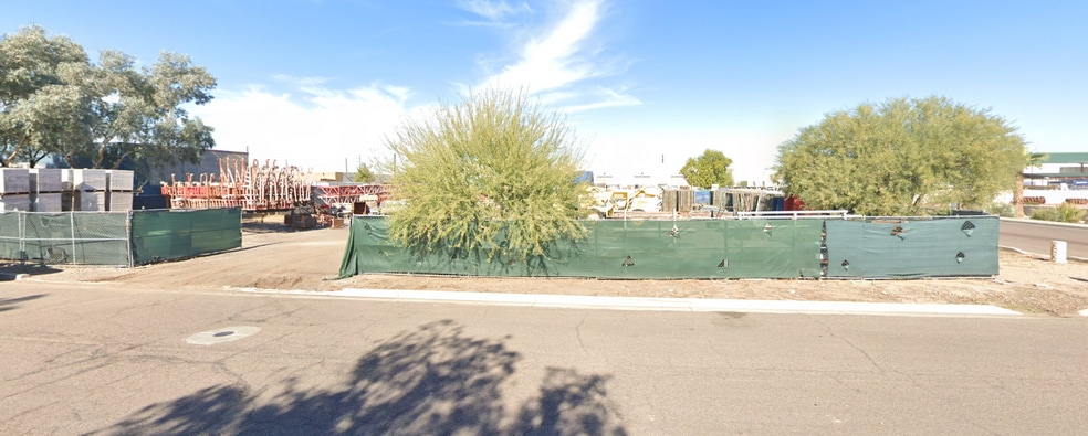 7020 W Augusta Ave, Glendale, AZ à louer - Photo de l’immeuble – Image 3 sur 11