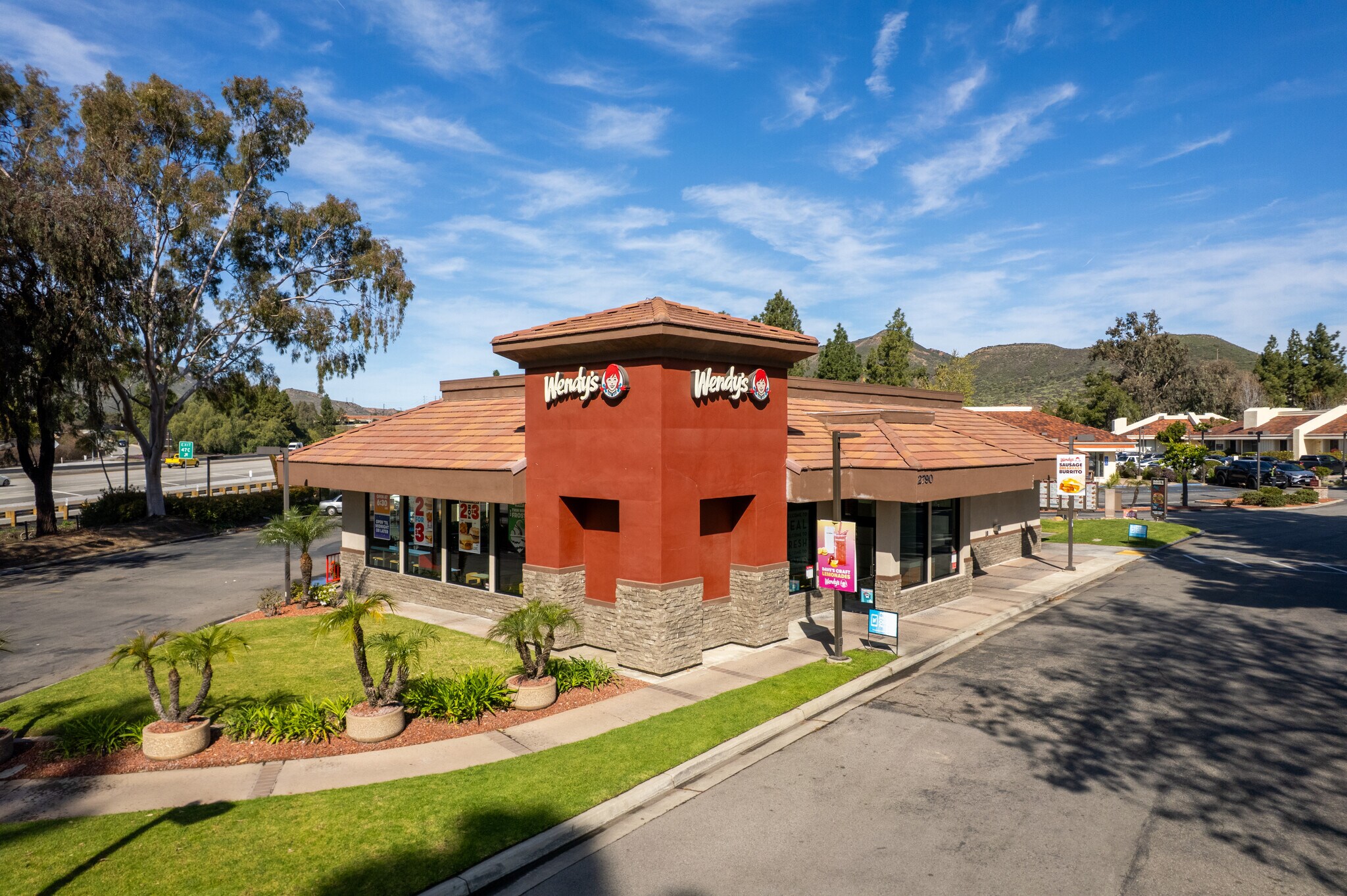 2790 Hillcrest Dr, Thousand Oaks, CA à vendre Photo principale– Image 1 sur 1