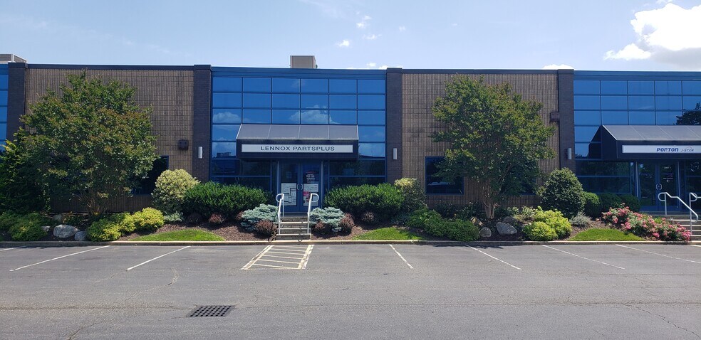 3001 Hadley Rd, South Plainfield, NJ à louer - Photo de l’immeuble – Image 2 sur 10