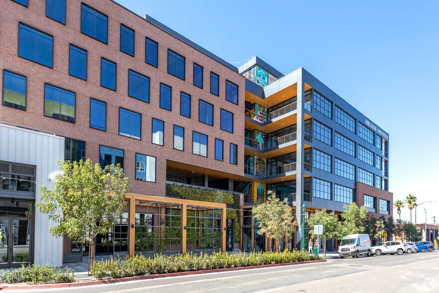 2100 Kettner Blvd, San Diego, CA à louer - Photo de l’immeuble – Image 1 sur 6