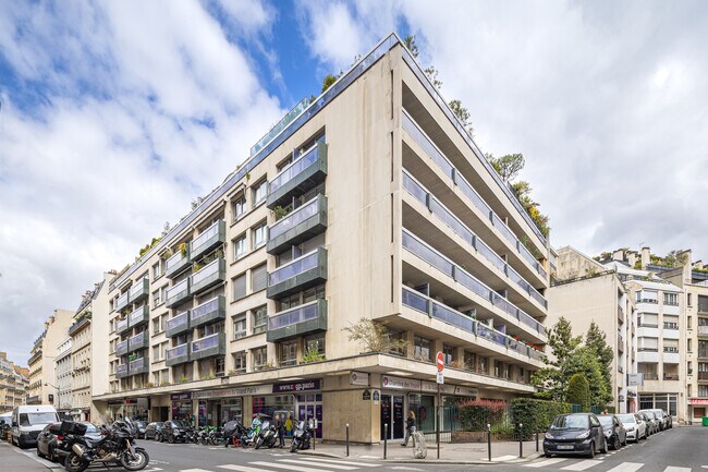 Plus de détails pour 76 Rue De Longchamp, Paris - Bureau à louer