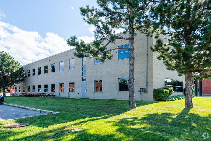 53 Auriga Dr, Nepean, ON à louer - Photo de l’immeuble – Image 3 sur 4