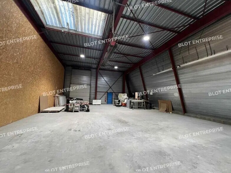 Industriel/Logistique dans Servon-sur-Vilaine à louer - Photo de l’immeuble – Image 2 sur 6