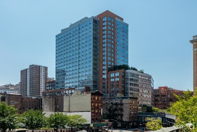 98 10th Ave, New York, NY à louer Photo principale– Image 1 sur 43