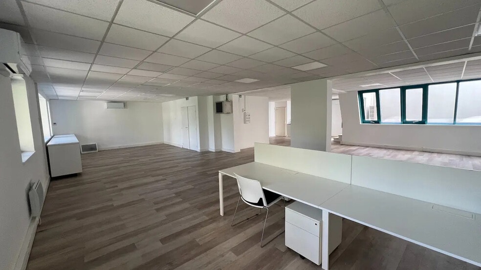 Bureau dans Boulogne-Billancourt à louer - Photo de l’immeuble – Image 3 sur 12