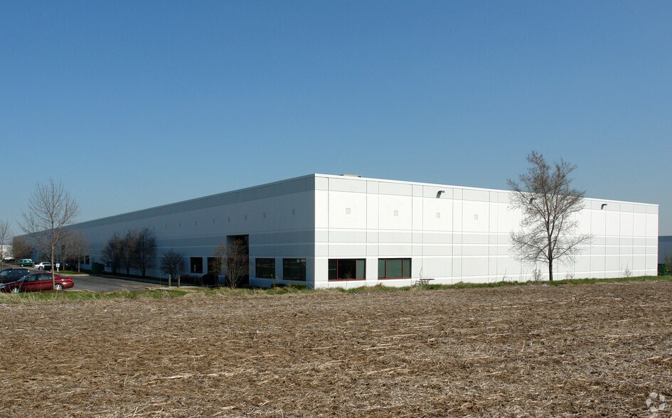 220 Exchange Dr, Crystal Lake, IL à louer - Photo de l’immeuble – Image 3 sur 6