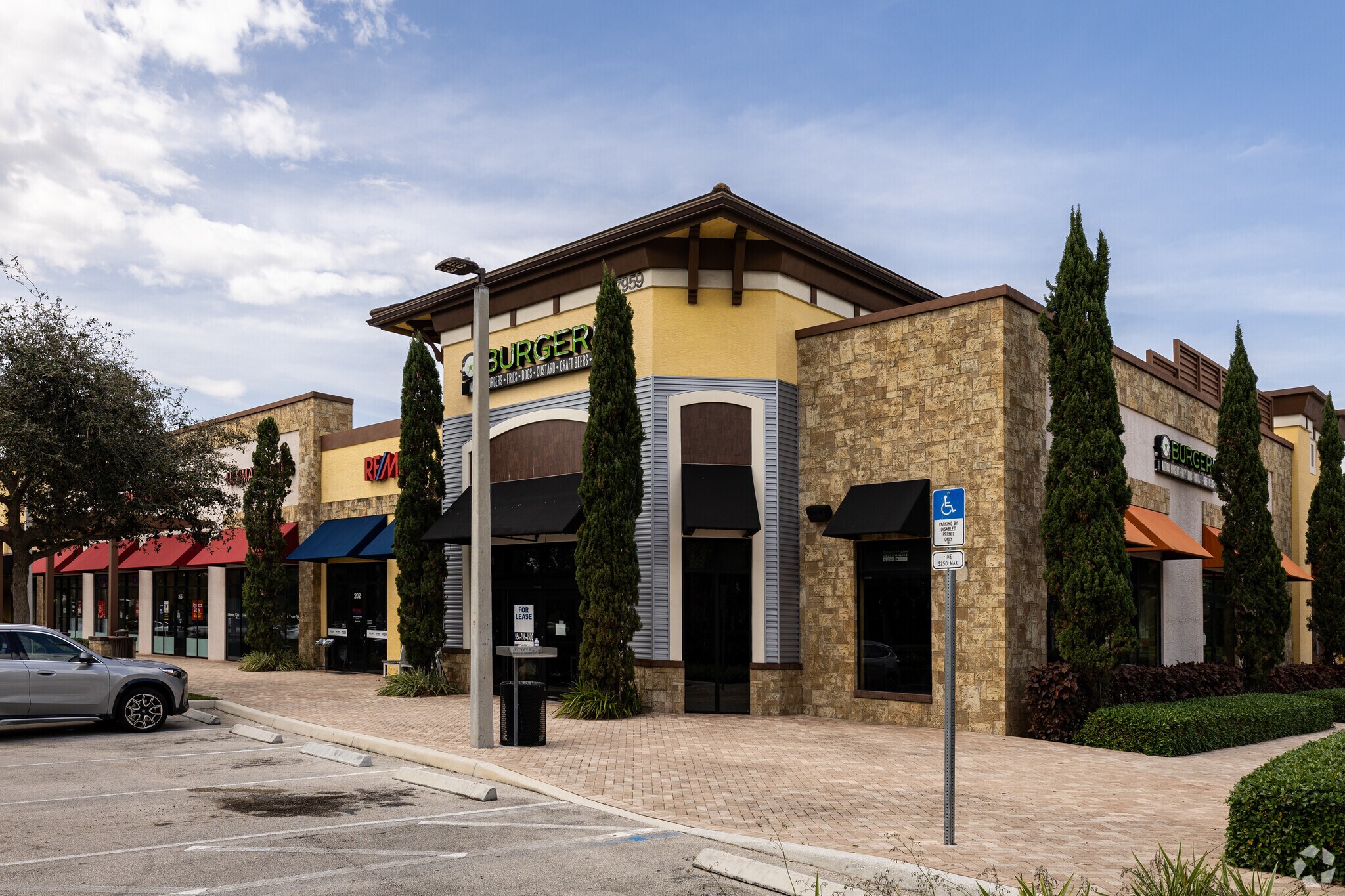 7901 Atlantic Ave, Delray Beach, FL à louer Photo principale– Image 1 sur 10