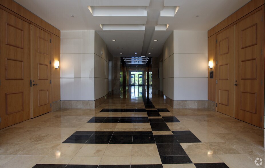 580 Kingsley Park Dr, Fort Mill, SC à louer - Hall d’entrée – Image 2 sur 16