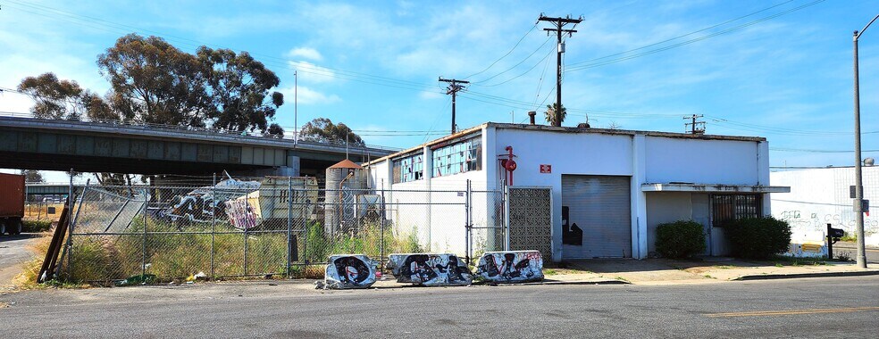 1290 W 11th St, Long Beach, CA à vendre - Photo de l’immeuble – Image 2 sur 9