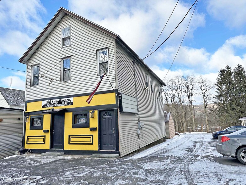 129 Pike St, Carbondale, PA à vendre - Photo de l’immeuble – Image 1 sur 25