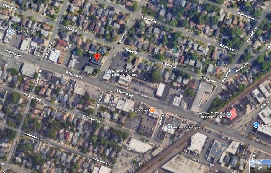 18 Emerson Pl, Valley Stream, NY à louer - Photo de l’immeuble – Image 2 sur 2