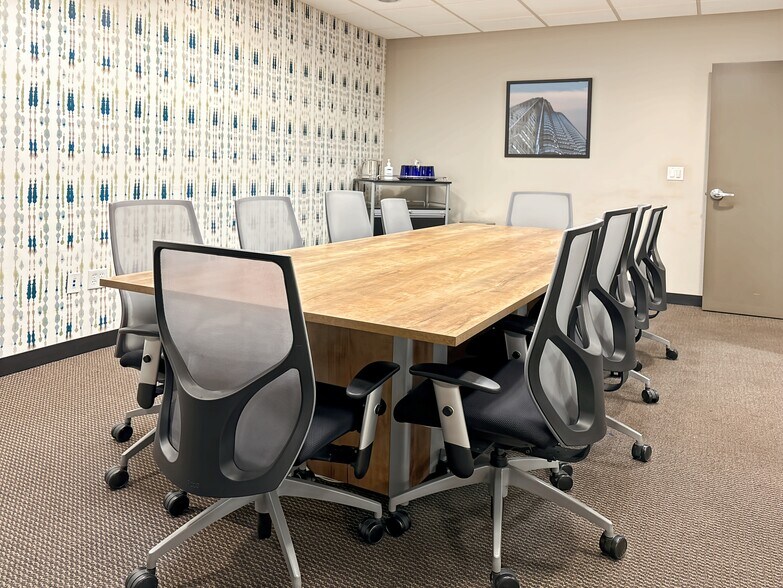 64 E Broadway Rd, Tempe, AZ à louer - Photo intérieure – Image 3 sur 15