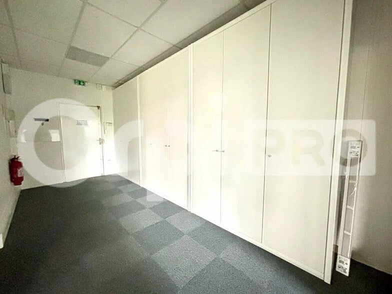 Bureau dans Compiègne à louer - Photo de l’immeuble – Image 3 sur 8