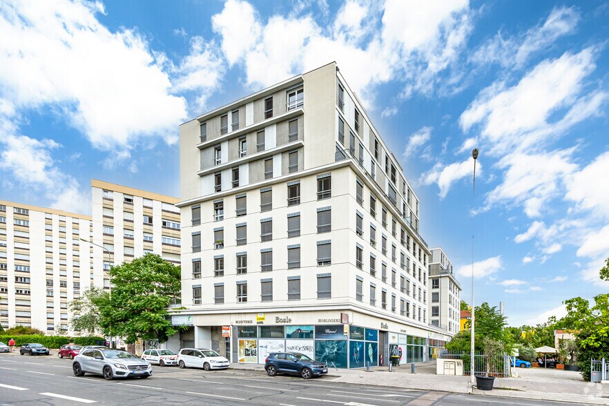 Local commercial dans Lyon à louer - Photo principale – Image 1 sur 2