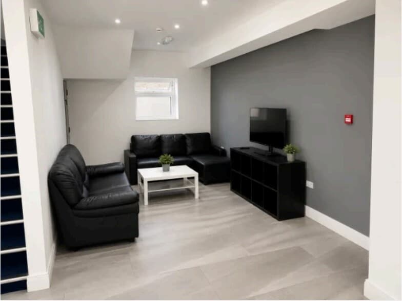60 Oaklands Park Ave, Ilford à louer - Photo intérieure – Image 2 sur 11