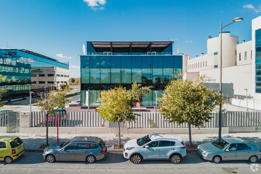 Calle de Miguel Faraday, 18, Getafe, Madrid à louer - Photo de l’immeuble – Image 1 sur 5