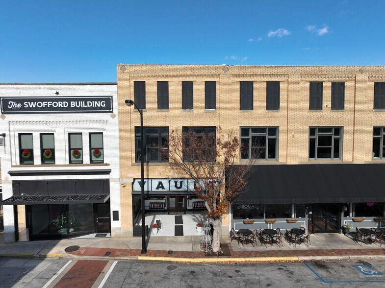 103 E Laurens St, Laurens, SC à louer - Photo de l’immeuble – Image 1 sur 12