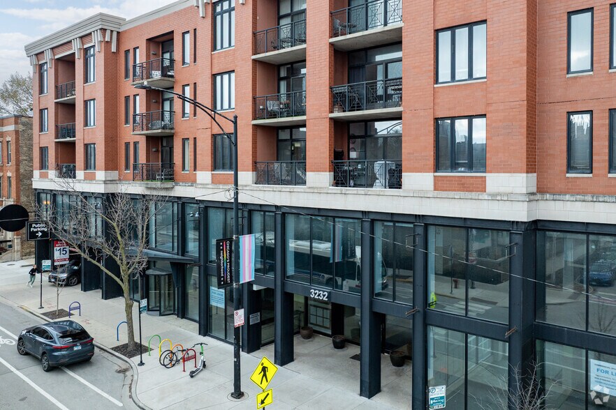 3224-3240 N Halsted St, Chicago, IL à louer - Photo de l’immeuble – Image 2 sur 6