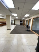 8808 & 8818 Centre Park Dr, Columbia, MD à louer - Vidéo sur l’annonce professionnelle 