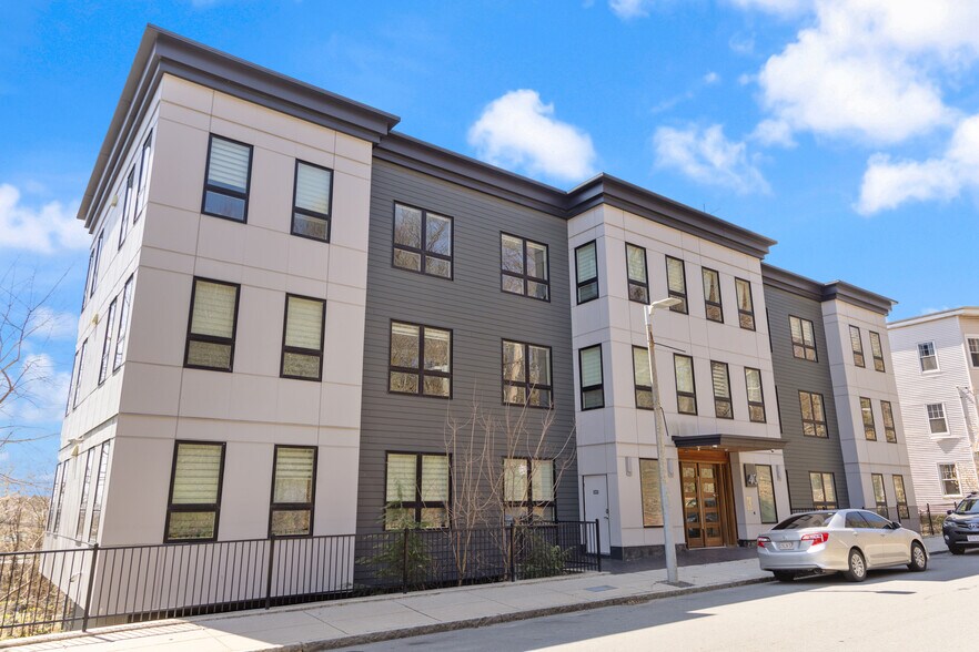 40 Fisher Ave, Boston, MA à vendre - Photo de l’immeuble – Image 2 sur 55
