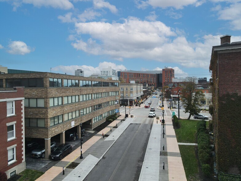 560 Delaware Ave, Buffalo, NY à vendre - Photo de l’immeuble – Image 2 sur 11