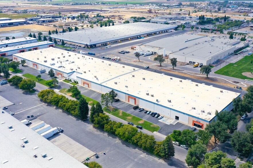 2904 S Angus Ave, Fresno, CA à louer - Photo de l’immeuble – Image 2 sur 5