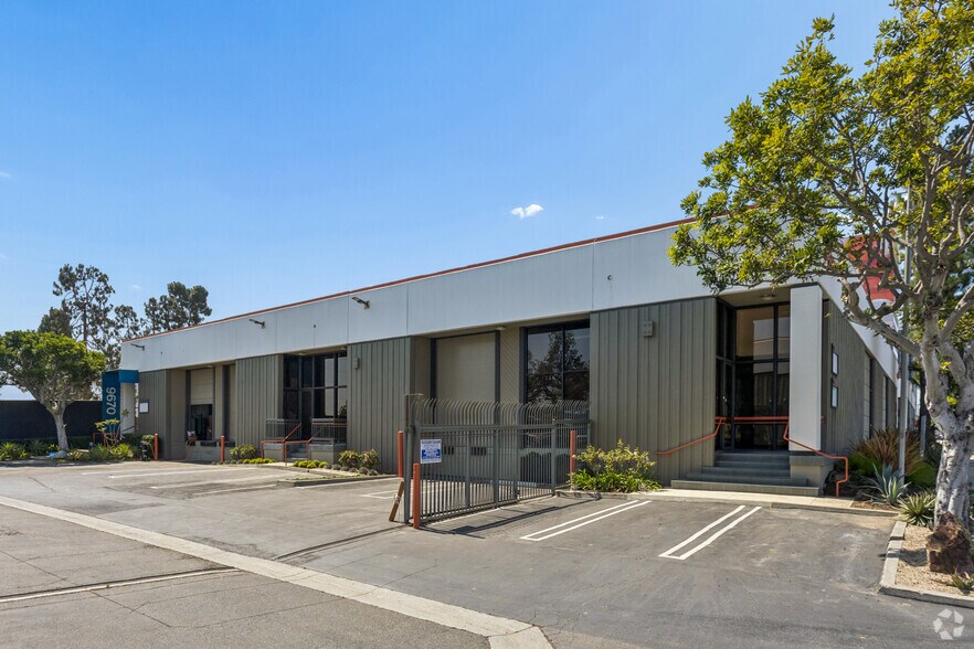 9610-9680 S La Cienega Blvd, Inglewood, CA à louer - Photo de l’immeuble – Image 1 sur 16