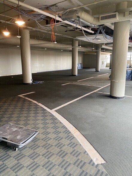 318 E Chicago St, Milwaukee, WI à louer - Photo de l’immeuble – Image 3 sur 25