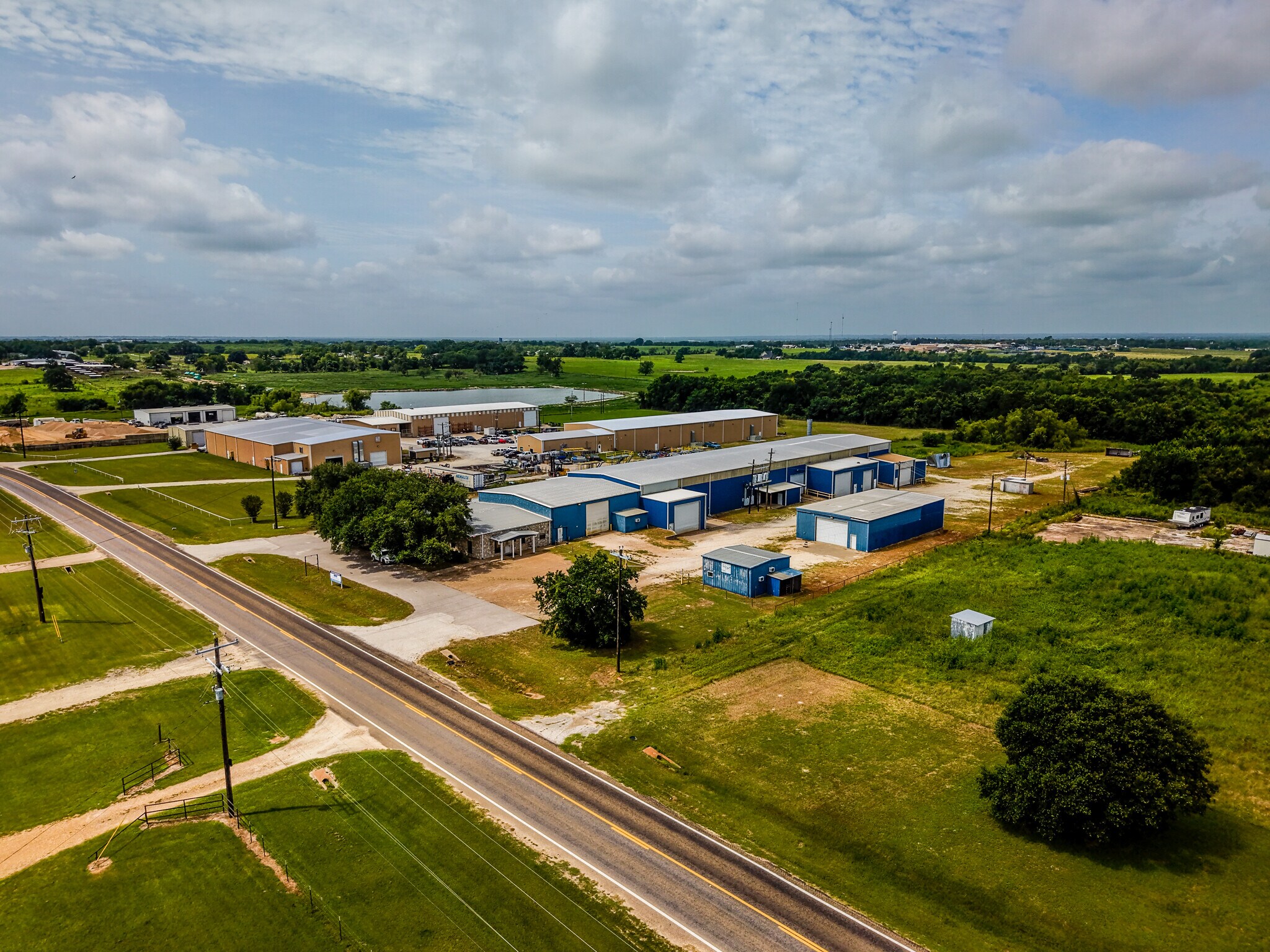 5808 Fm 3455 Rd, Navasota, TX à louer Photo de l’immeuble– Image 1 sur 30