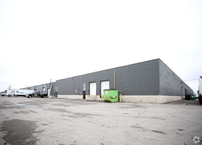 2740-2762 Slough St, Mississauga, ON à louer - Photo de l’immeuble – Image 3 sur 4
