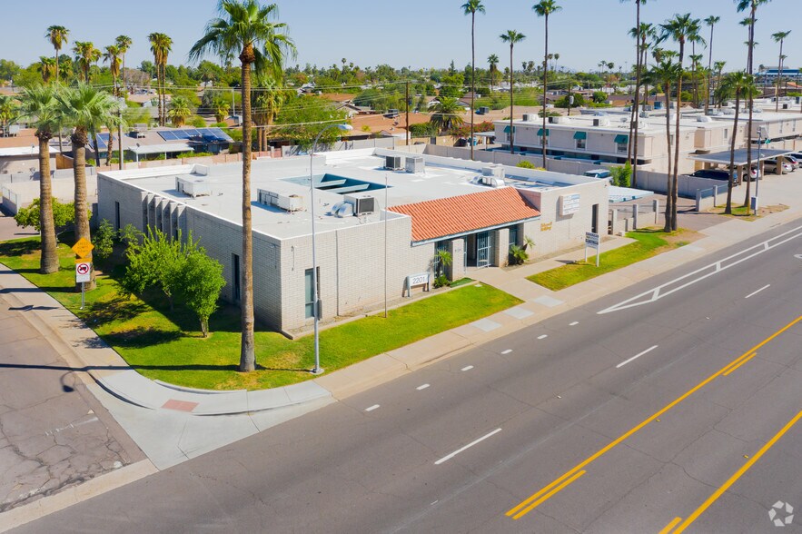 2201 S McClintock Dr, Tempe, AZ à louer - Photo de l’immeuble – Image 1 sur 18