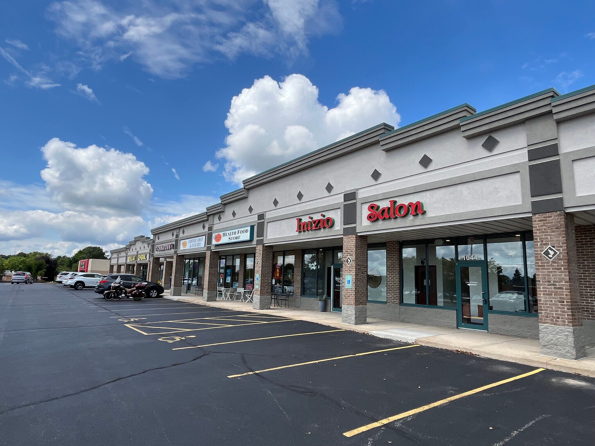 1024-1060 E Commerce Blvd, Slinger, WI à louer Photo principale– Image 1 sur 23