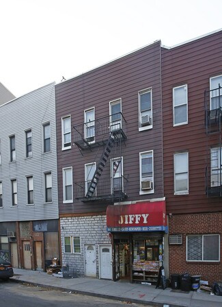 Plus de détails pour 202 Nassau Ave, Brooklyn, NY - Logement à vendre