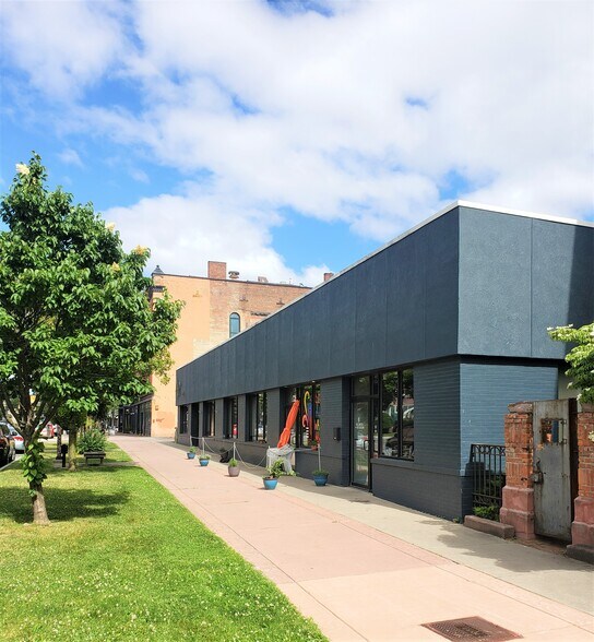 714-730 University Ave, Rochester, NY à louer - Photo de l’immeuble – Image 2 sur 4